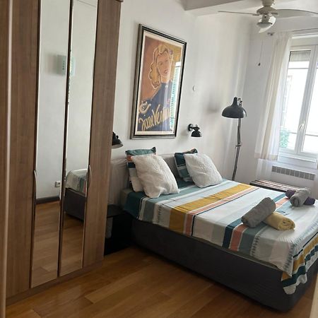 2 Bedroom Funky Apartment In The Heart Of The Old Town Of Antibes Esterno foto
