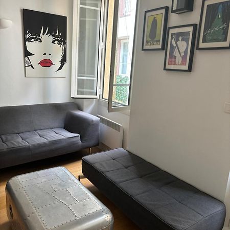 2 Bedroom Funky Apartment In The Heart Of The Old Town Of Antibes Esterno foto