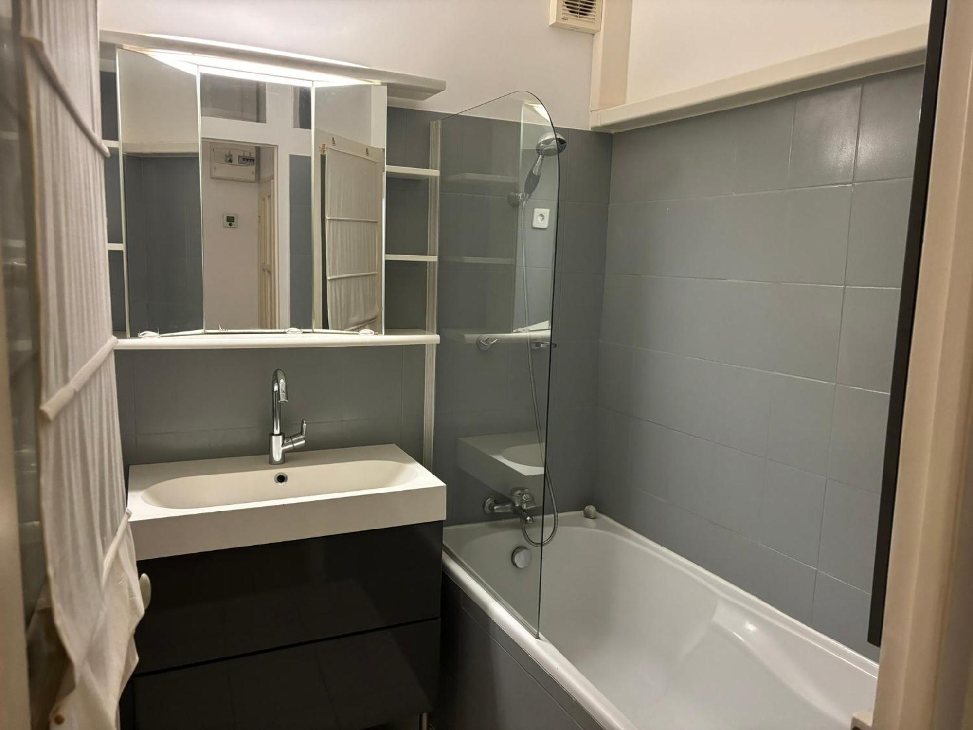 2 Bedroom Funky Apartment In The Heart Of The Old Town Of Antibes Esterno foto