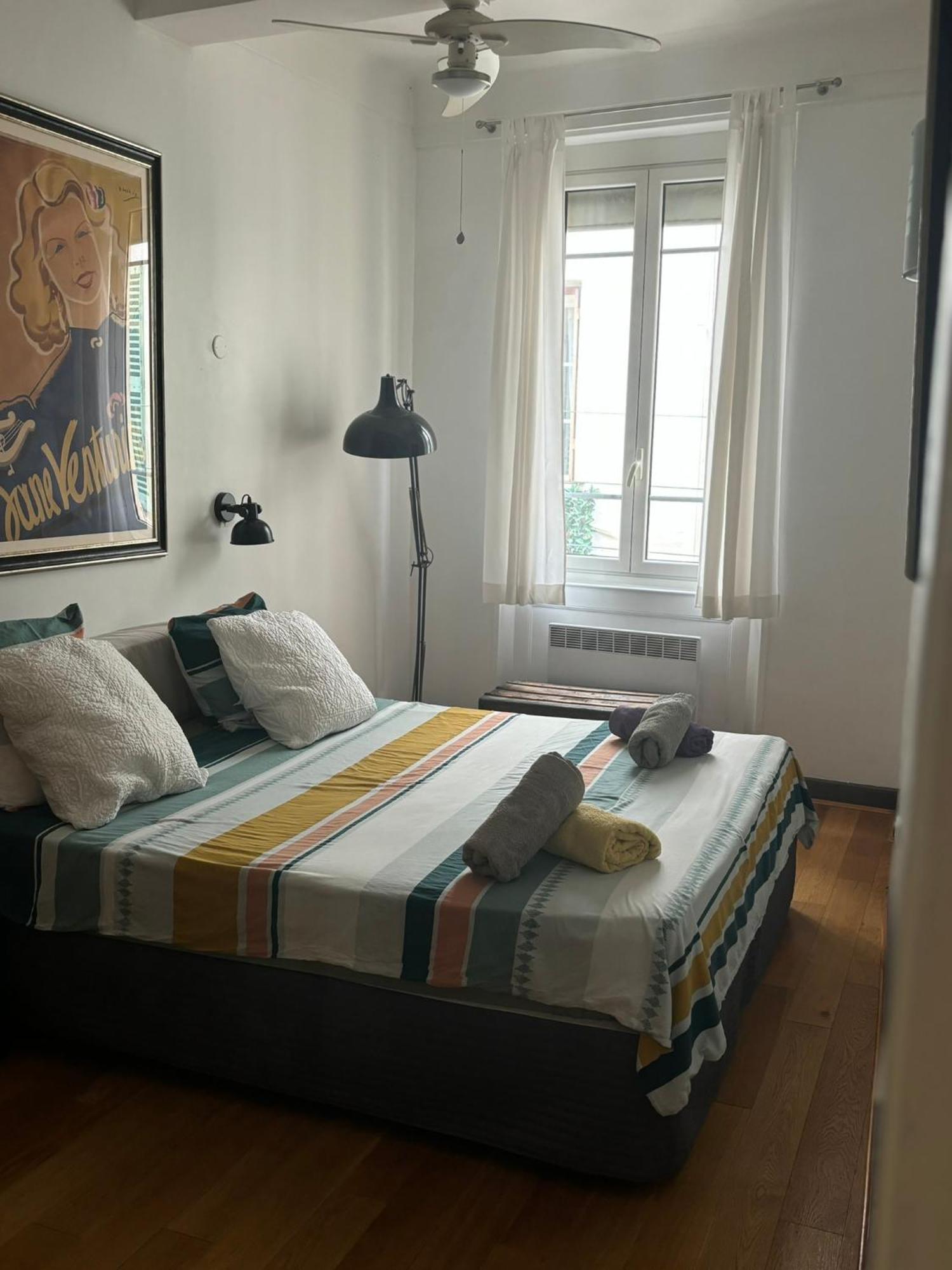 2 Bedroom Funky Apartment In The Heart Of The Old Town Of Antibes Esterno foto