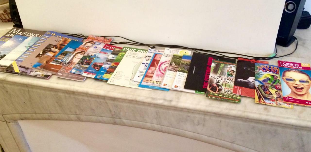 2 Bedroom Funky Apartment In The Heart Of The Old Town Of Antibes Esterno foto